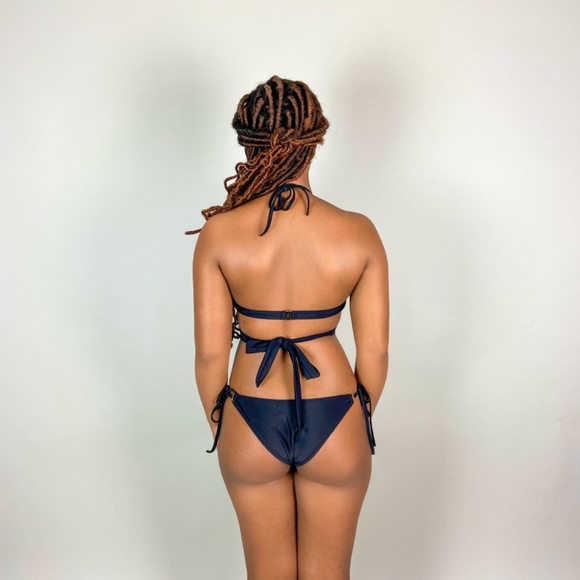 CONFIDENT Black Bikini - Picture 3 of 5